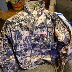 Men’s Sitka (NWT) Camo Windstopper shell Jacket